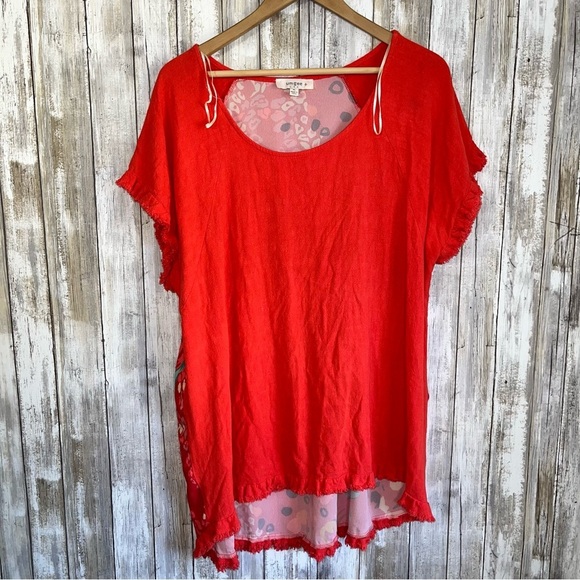 Umgee Red Animal & Floral Print Back Panel Linen Fringe Blouse - Picture 2 of 6